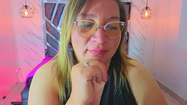Sala de chat ao vivo de MaylinRosse_
