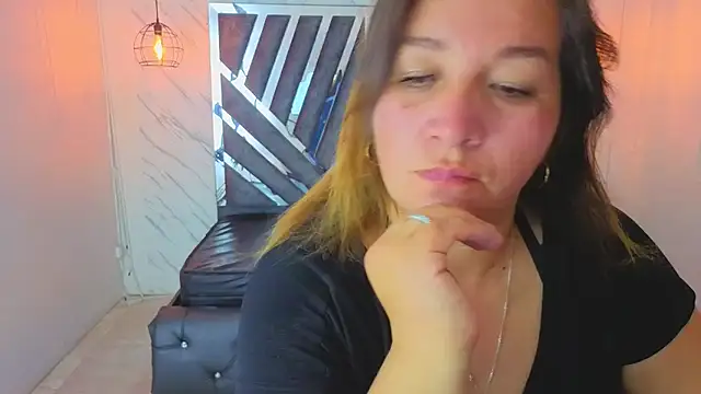 Chat +18 de MaylinRosse_ ao vivo