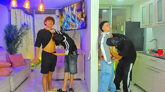 Pokazy przed kamerką – Houseofwarrios