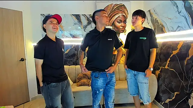 Houseofwarrios webcam show