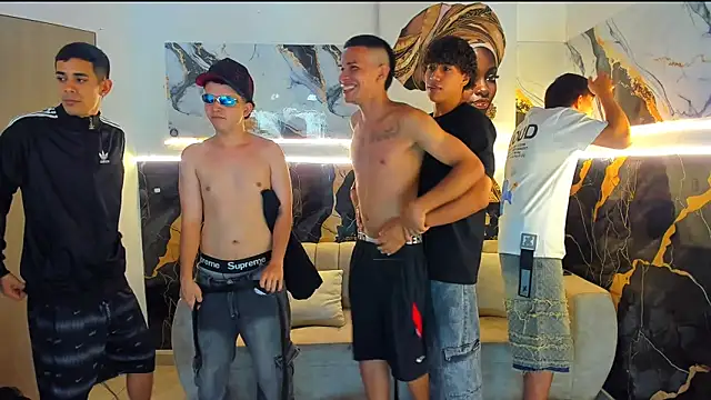 Show modela Houseofwarrios na web-kameri