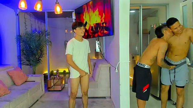 Houseofwarrios webcam show