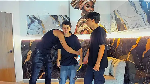 Houseofwarrios Show Webcam
