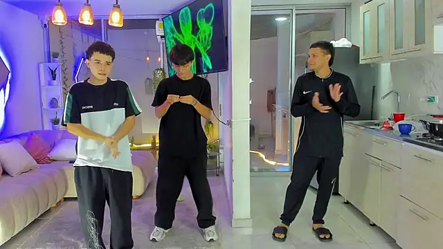 โชว์เว็บแคมของ Houseofwarrios