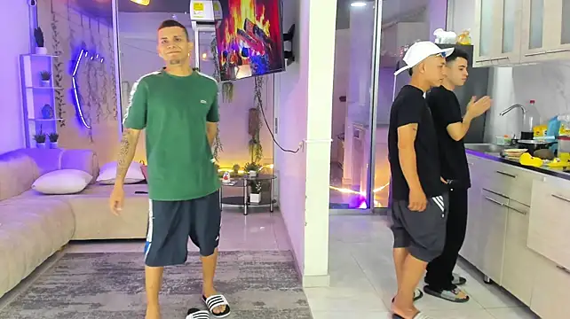 Show modela Houseofwarrios na web-kameri