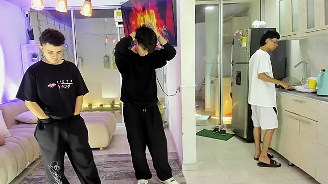 Houseofwarriosのウェブカメラショー