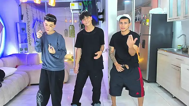 Show modela Houseofwarrios na web-kameri