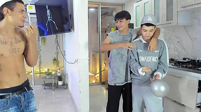 Houseofwarrios Adlı Modelin Web Kamerası Şovu