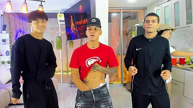 Show modela Houseofwarrios na web-kameri