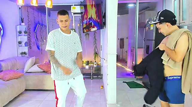 Houseofwarrios Adlı Modelin Web Kamerası Şovu