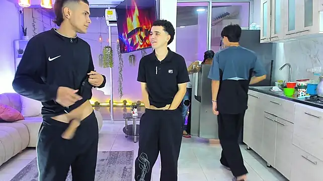 Houseofwarrios Adlı Modelin Web Kamerası Şovu