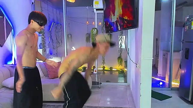 Houseofwarrios Шоу с уебкамера
