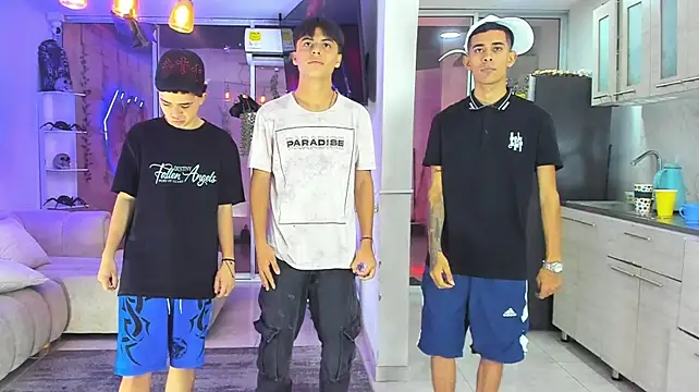 Houseofwarrios Show Webcam