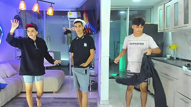 Show modela Houseofwarrios na web-kameri