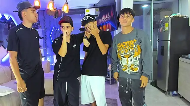 הופעת וובקאם של Houseofwarrios