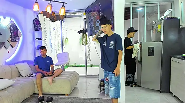 Houseofwarrios Show Webcam