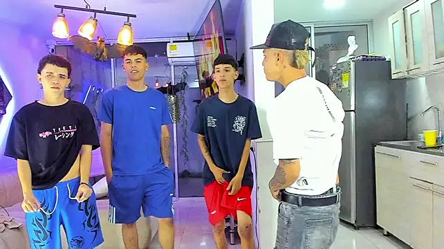 הופעת וובקאם של Houseofwarrios