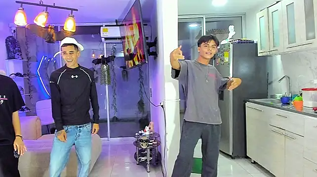 הופעת וובקאם של Houseofwarrios