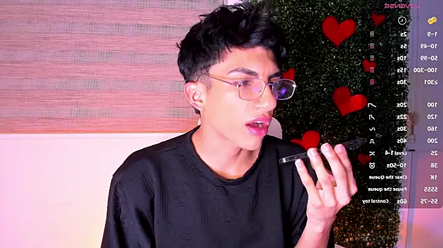 Chat +18 de Erick_Velveth ao vivo