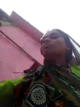 Hot_reshmaji: διαδικτυακό σόου στην κάμερα