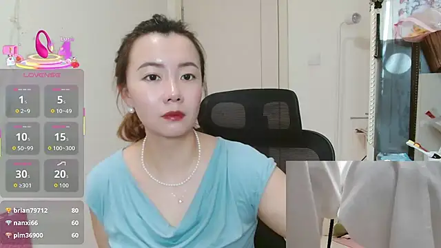 sallycui 在線直播表演