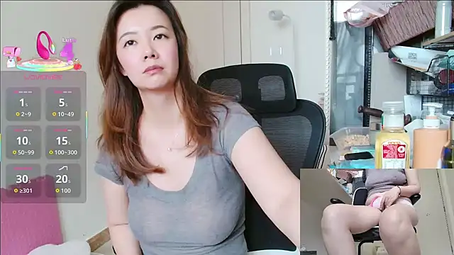 sallycui 在線直播表演