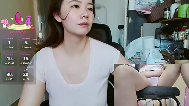 sallycui 在線直播表演