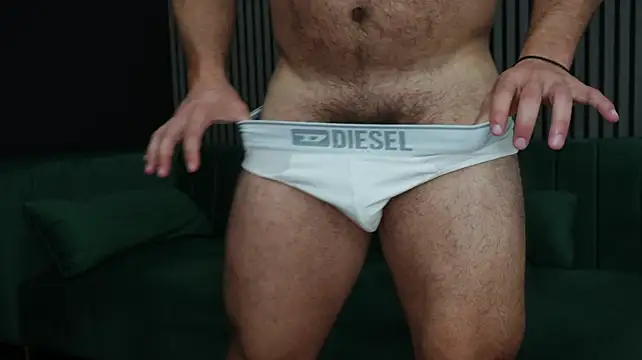 tony_storm Show in webcam