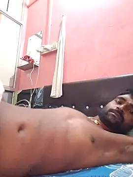 Hot_desi_man12: διαδικτυακό σόου στην κάμερα