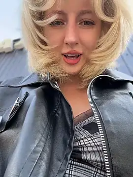RonnieKiss Adlı Modelin Web Kamerası Şovu