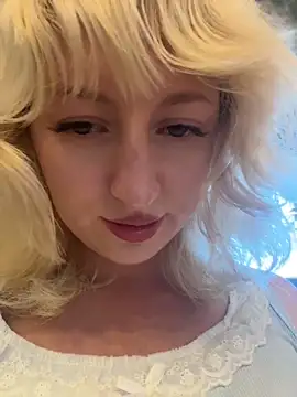 RonnieKiss Adlı Modelin Canlı XXX Sohbeti