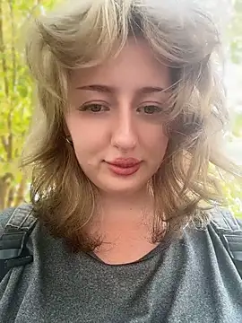 RonnieKiss XXX чат на живо