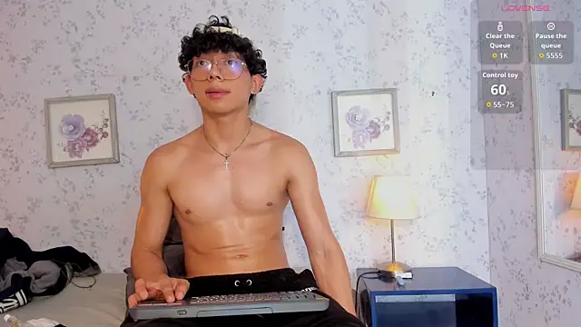 liam_twiink Adlı Modelin Web Kamerası Şovu