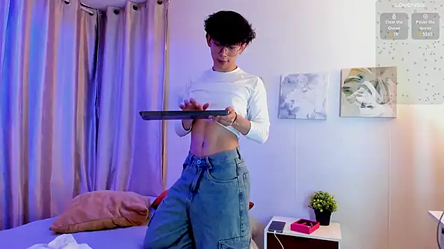liam_twiink Show in webcam