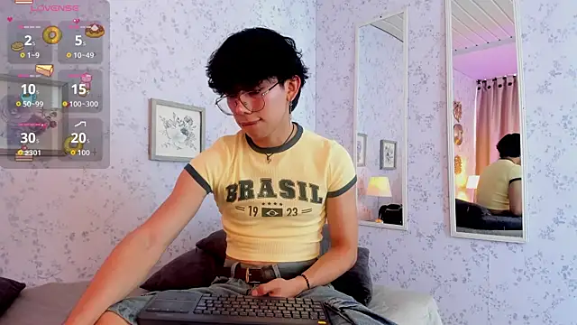 Show modela liam_twiink na web-kameri