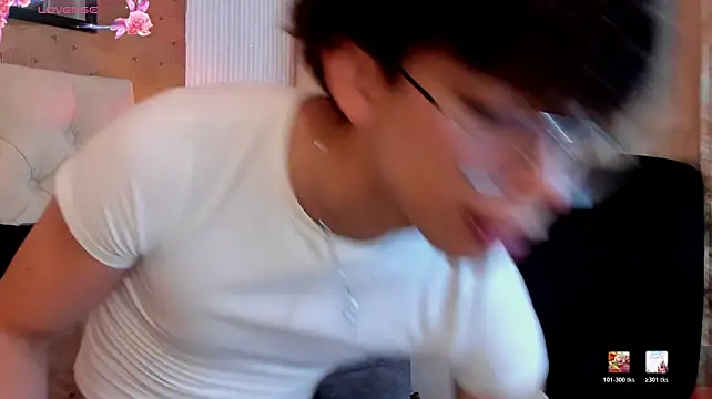 liam_twiinkn Webbikameraesitys