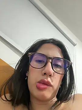 Chatroom XXX en direct de Julieta_Duque