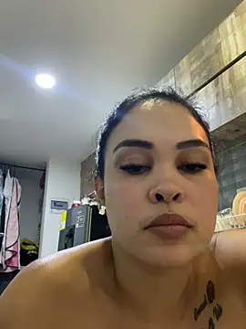 FOX_LATINA's Live XXX Chat