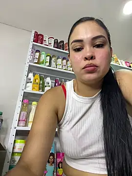 دردشة FOX_LATINA الجنسية المباشرة