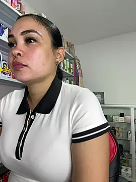 FOX_LATINA live XXX chat