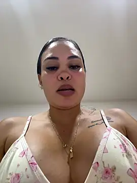Chat +18 de FOX_LATINA ao vivo