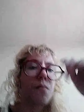 Chat +18 de BlondieTami ao vivo