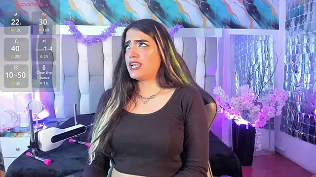 Chat +18 de IsaDiiaz ao vivo