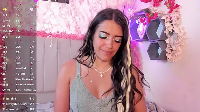 IsaDiiaz Adlı Modelin Canlı XXX Sohbeti