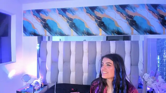 Chat +18 de IsaDiiaz ao vivo