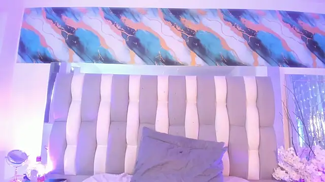 Chat +18 de IsaDiiaz ao vivo