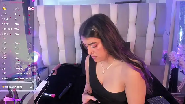 Chat +18 de IsaDiiaz ao vivo