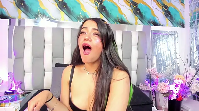 Chat +18 de IsaDiiaz ao vivo