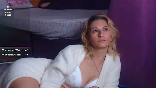 CassieSpell Шоу с уебкамера