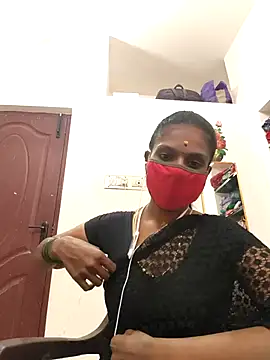 Tamil_Yalini12's Live Chat Room